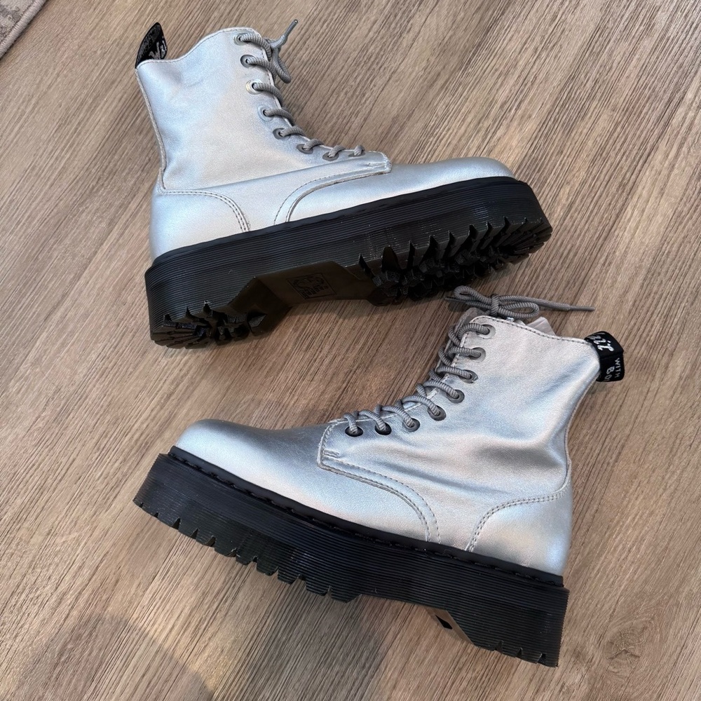 Dr. Martens Jadon Metallic boots